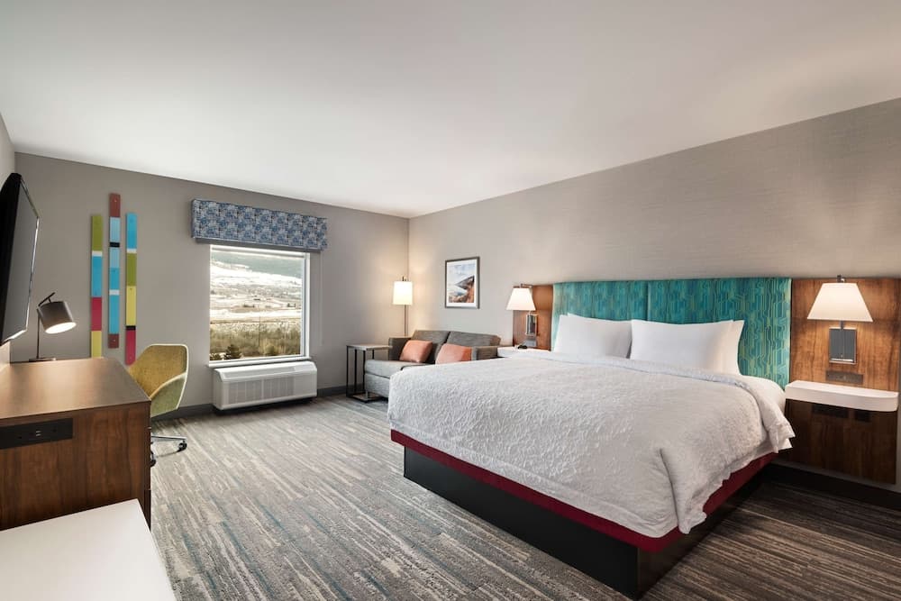 Hampton Inn & Suites by Hilton Kelowna Airport