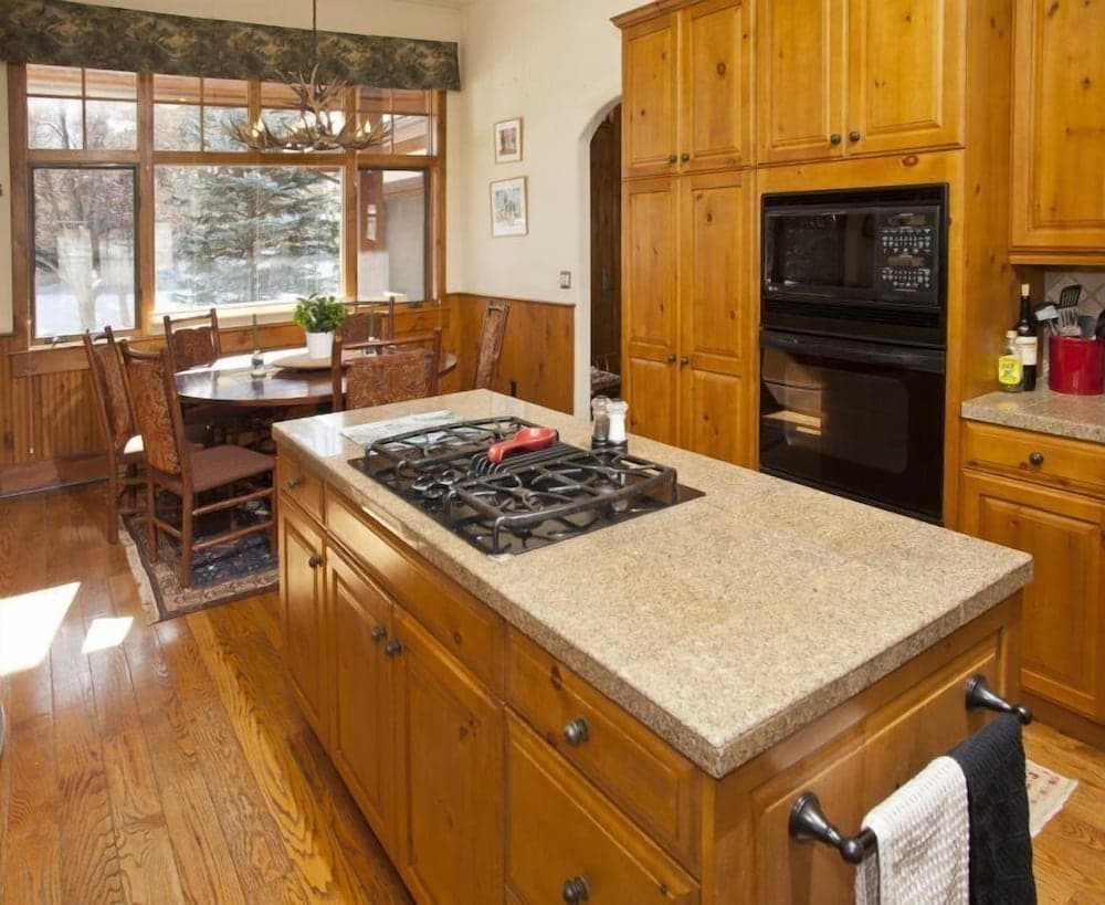 1-arrowhead 45 River Dance Way 5 bed