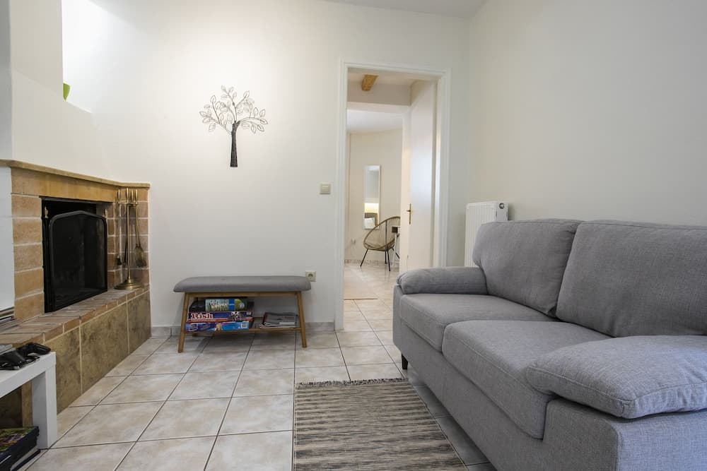 Garden House in Anavyssos