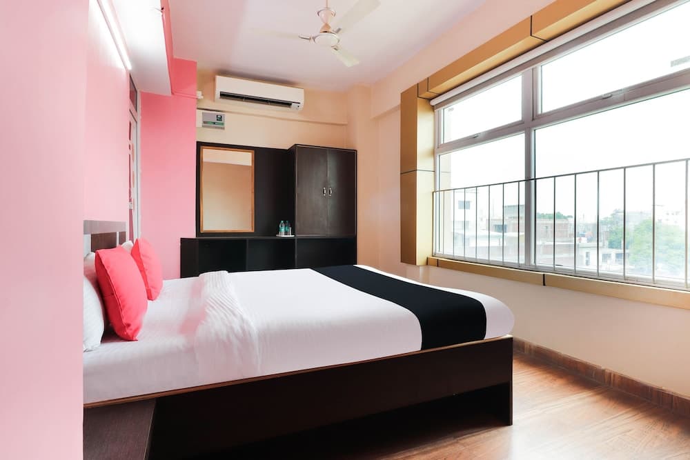 Capital O 49024 Aryavart Hotel