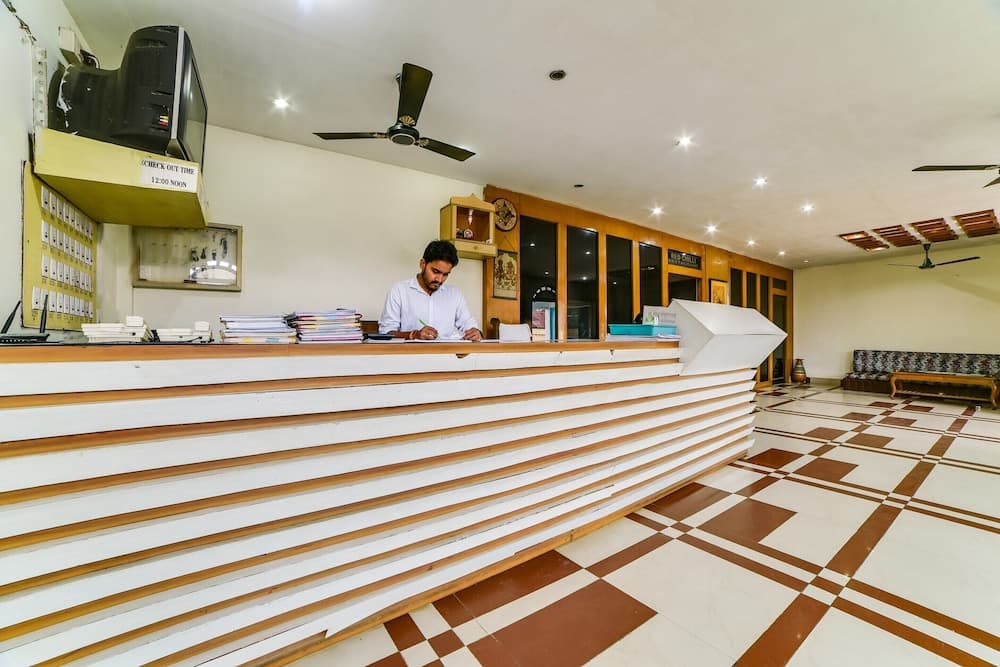 SPOT ON 62000 Hotel The Raj Palace