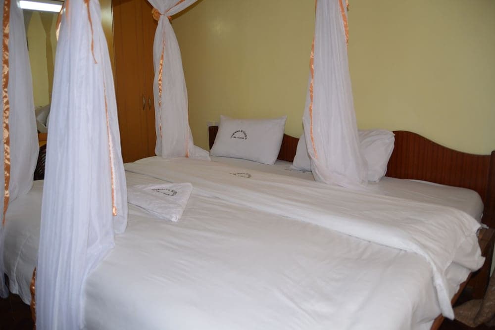 Vienna Woods Holiday Inn Limited