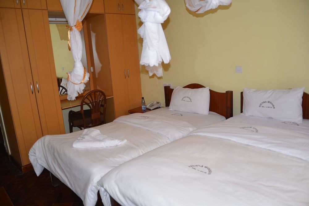 Vienna Woods Holiday Inn Limited