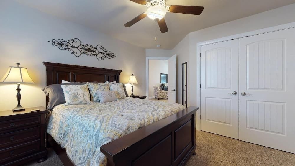 Southern Delight 3 Bedroom Apts by RedAwning