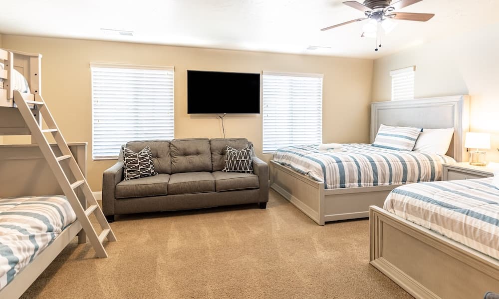 Poolside 3 Bedroom Apts by RedAwning