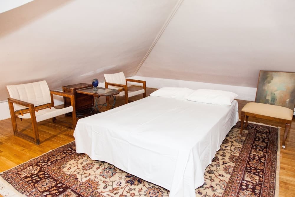 Apollon Stone Villa in Delphi