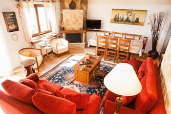 Hilltop Restful Maisonette in Arachova