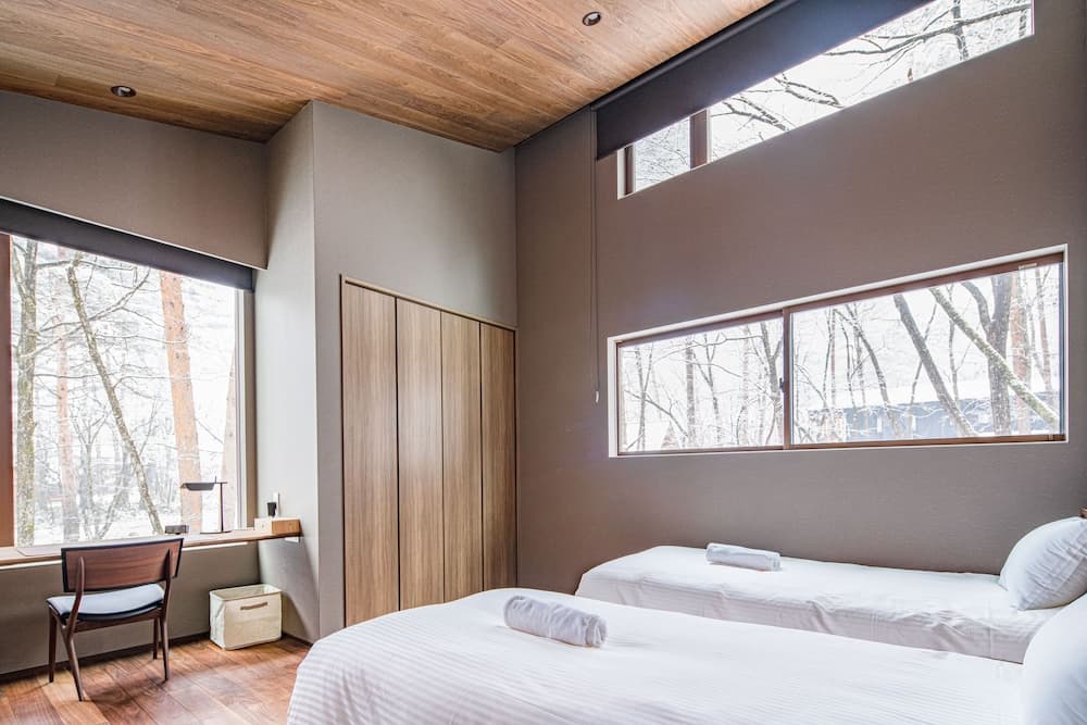 Gravity by The Hakuba Collection