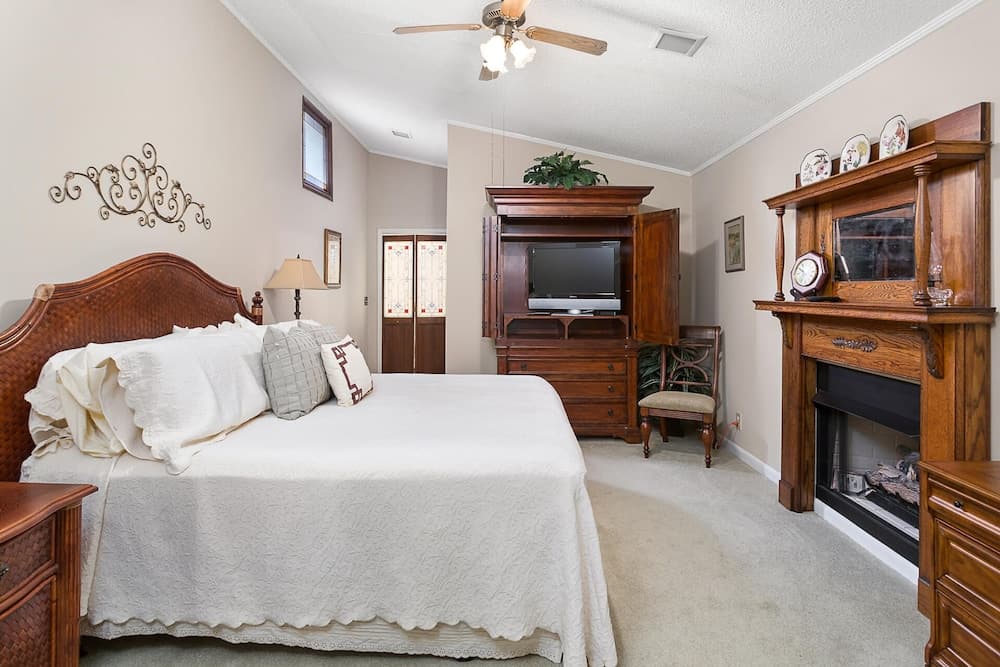 11908 Old Demere Rd by Hodnett Cooper