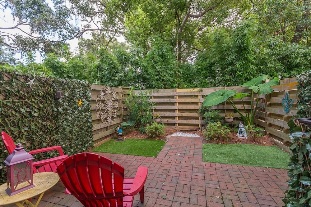 425 Magnolia Unit I by Hodnett Cooper