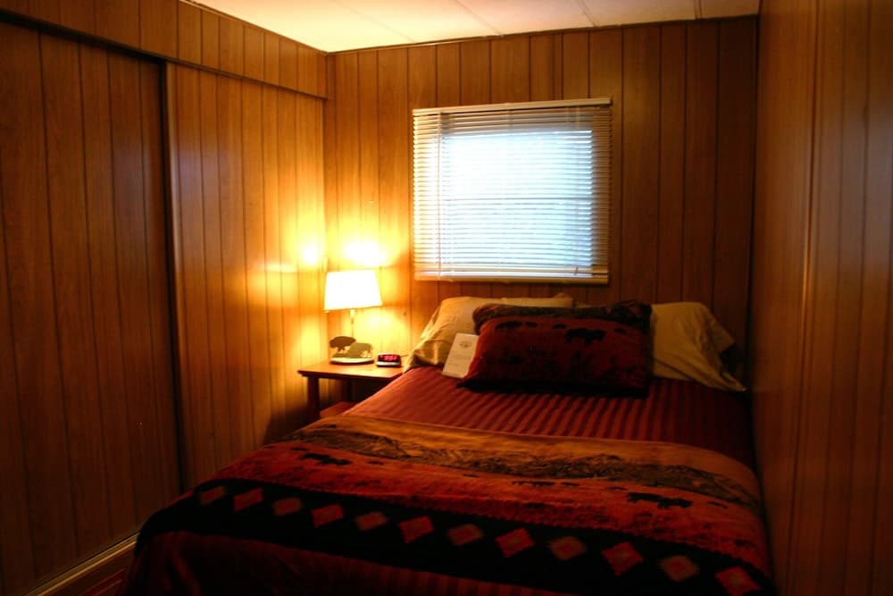 Yellowstone Wildlife Cabins