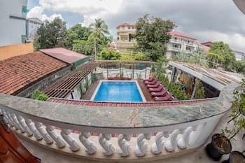 Poolside Villa - Hostel