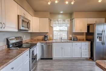 3bdrm Value and Comfortcheyenne Mountain Suburbs!