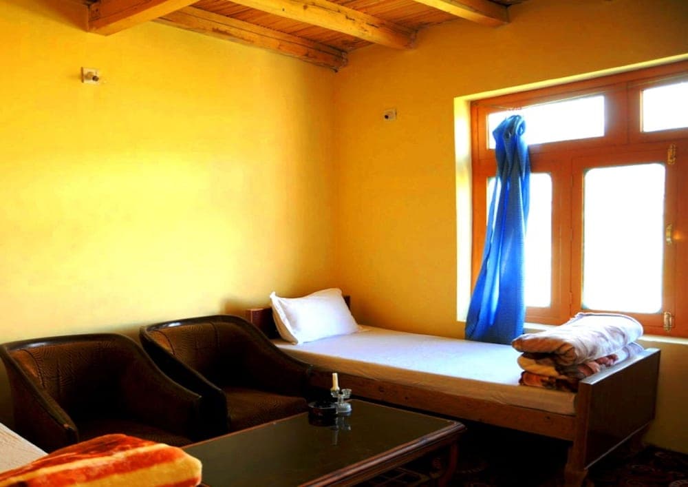 TIH - Hotel Omasila - Padum