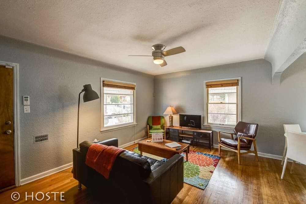 2brclassic Downtown Housebright & Charming