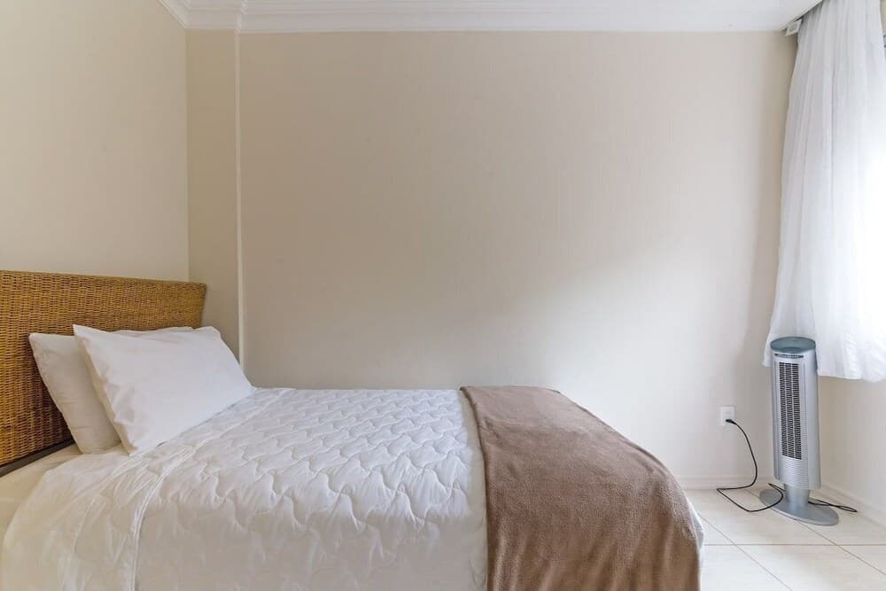 Apto c/ churrasq. 2 suítes 900m da praia VDI208