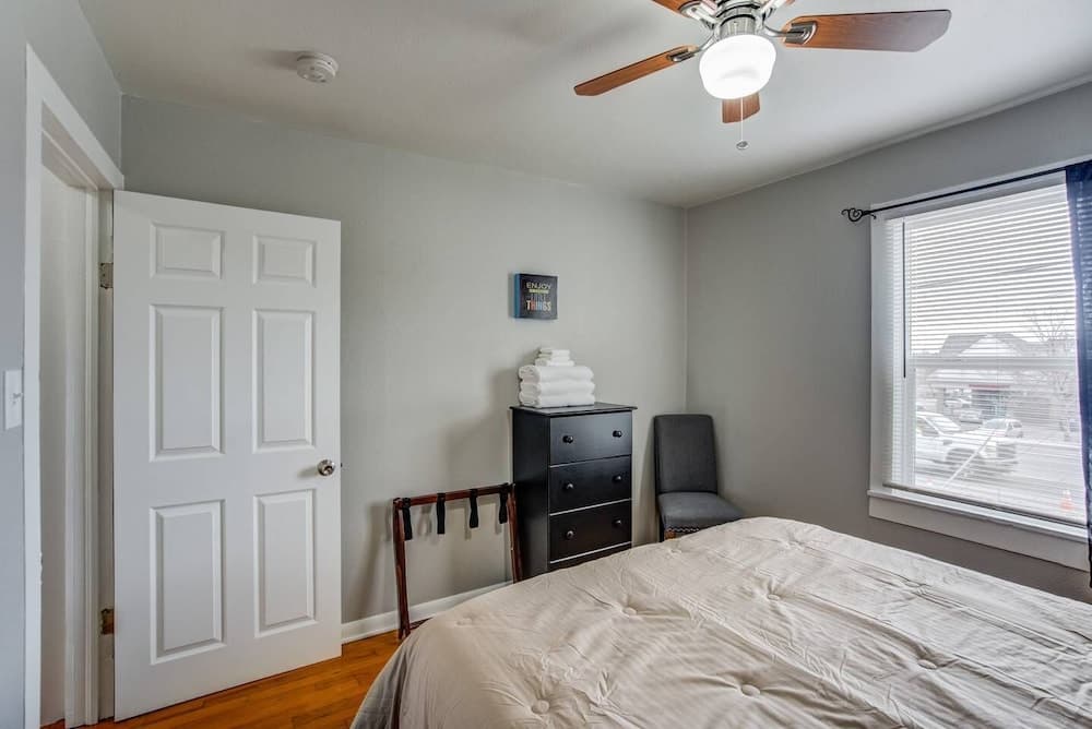 2BR Olympic Training Center Dog-friendly