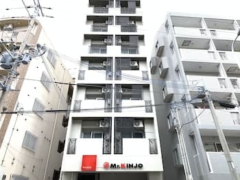 Mr.KINJO Miki24 in front of Makishi Station