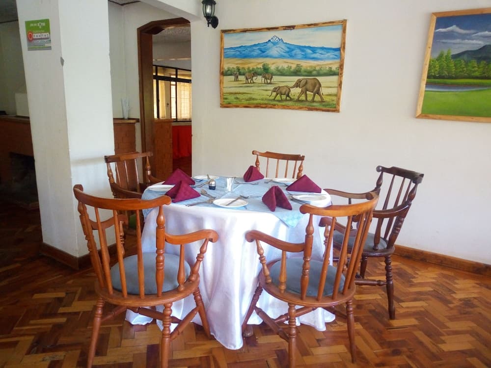 Mount Kenya Leisure Lodge