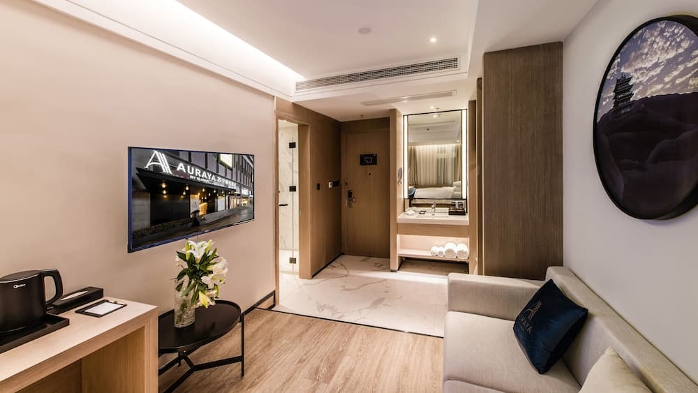 Zhangjiagang Suning Auraya Hotel