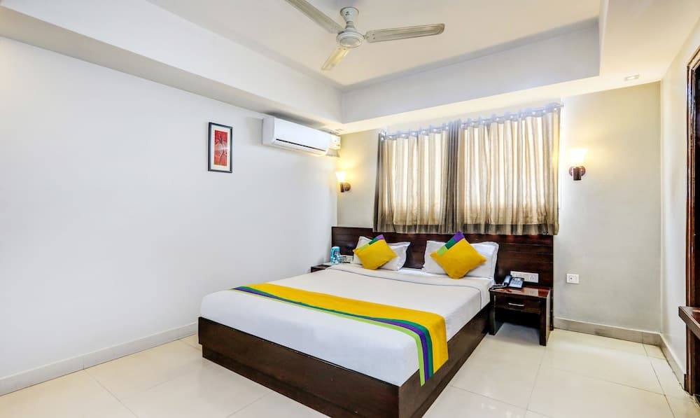 Itsy By Treebo - Greenwood Inn And Suites