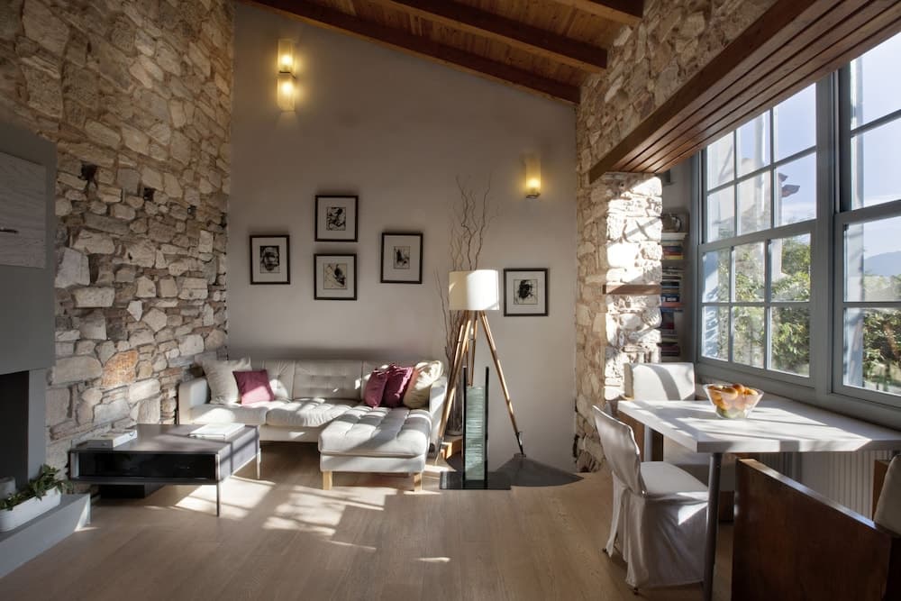 Live in the Shadow of the Acropolis