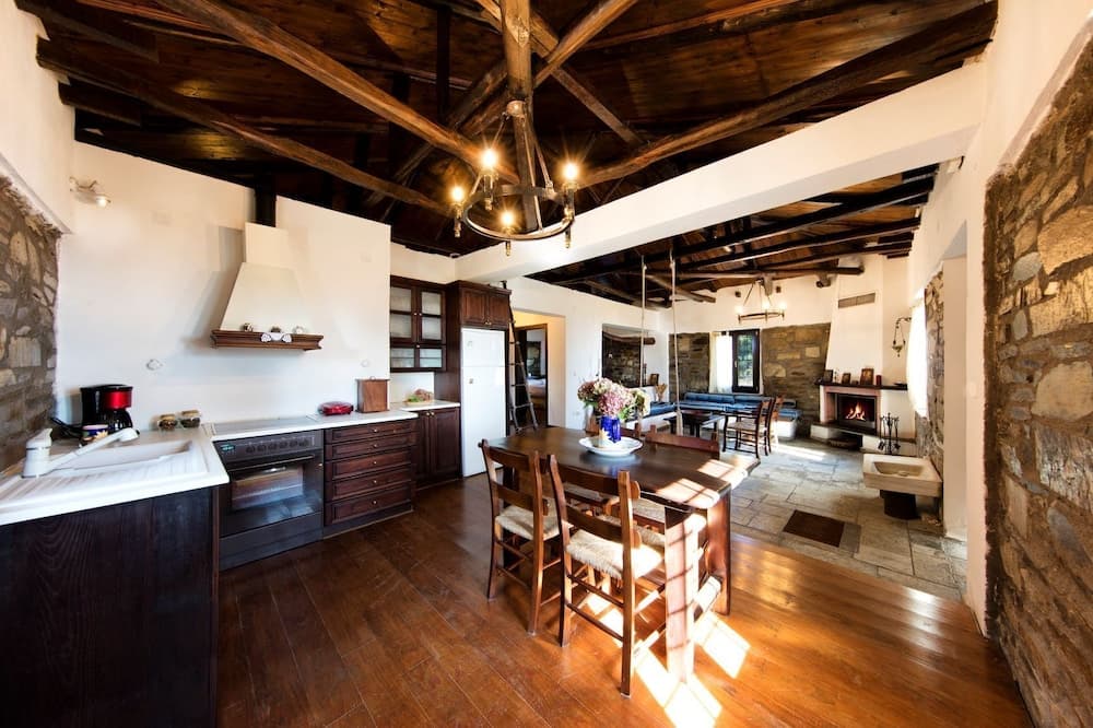 Beautiful Tranquil Stone Cottage