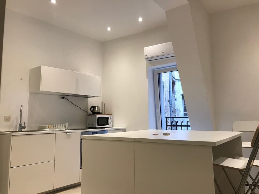 Casanova's Flat Close Downtown