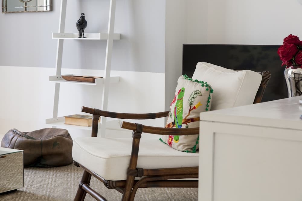 ALTIDO Gorgeous 2-bed home, 3 mins from Lisbon Cathedral