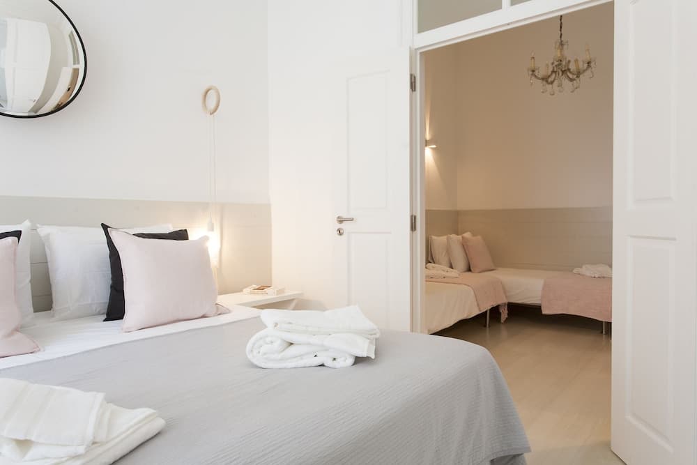 ALTIDO Exclusive 4BR home w/3 workspaces&garden in Baixa