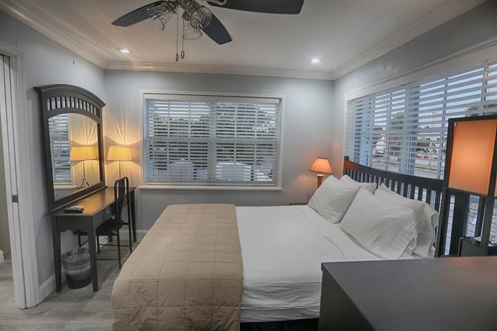 Boca Chica Frank`s Key West Experience