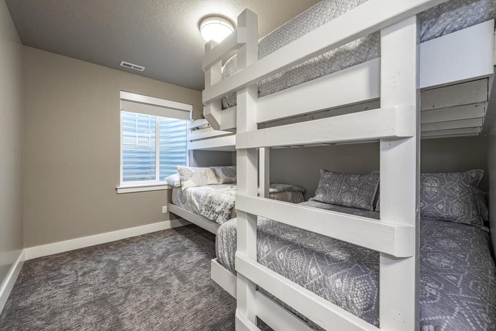 Foxridge--beautiful Parade Home Overlooking Bear Lake Golf Course and Bear Lake With Private Hot Tub