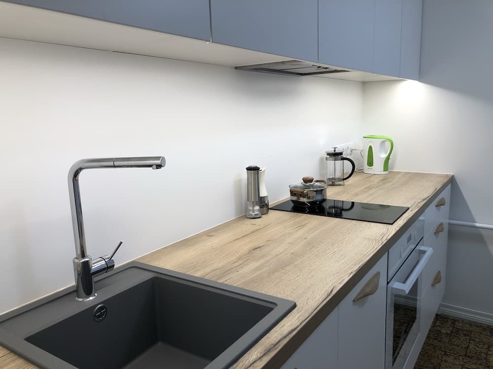 City Center Raua Apartment with Balcony