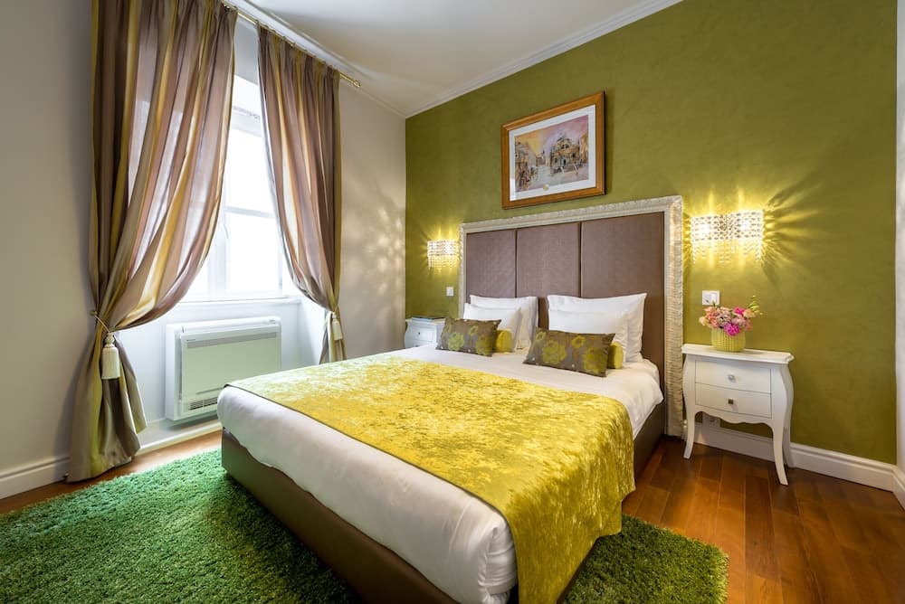 Dominus Little Palace