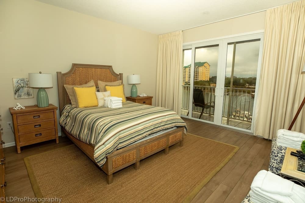 Dolphin Point 701a 3 Bedroom Condo by Redawning