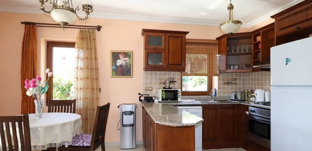 Villa FT17 by JoyLettings