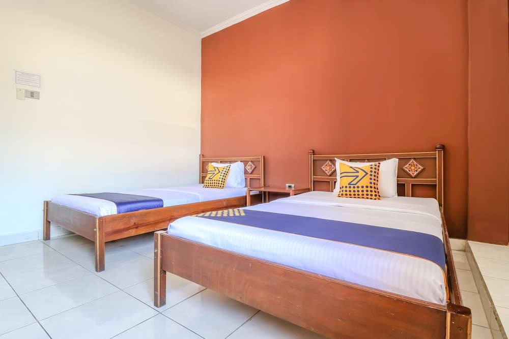 OYO 1927 Hotel Candra Adigraha