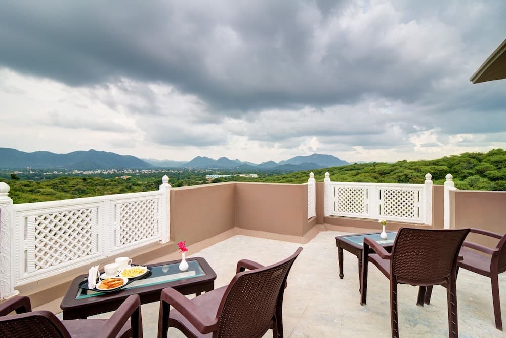 Mewar Mansion by Vista Rooms