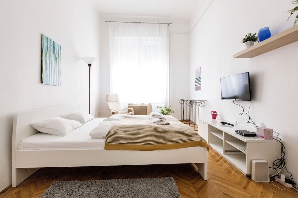 Erzsebet 53 Apartment