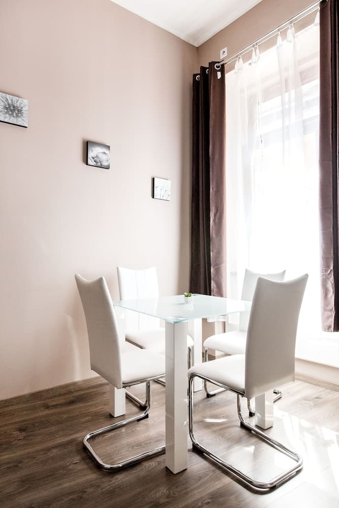 Kazinczy 12 Apartment