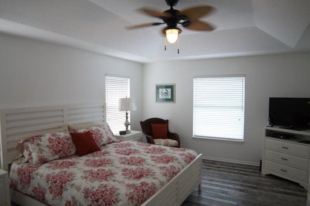 4 BR, 3 BA, Ocean View, Sun Deck - Ultimate Paradise