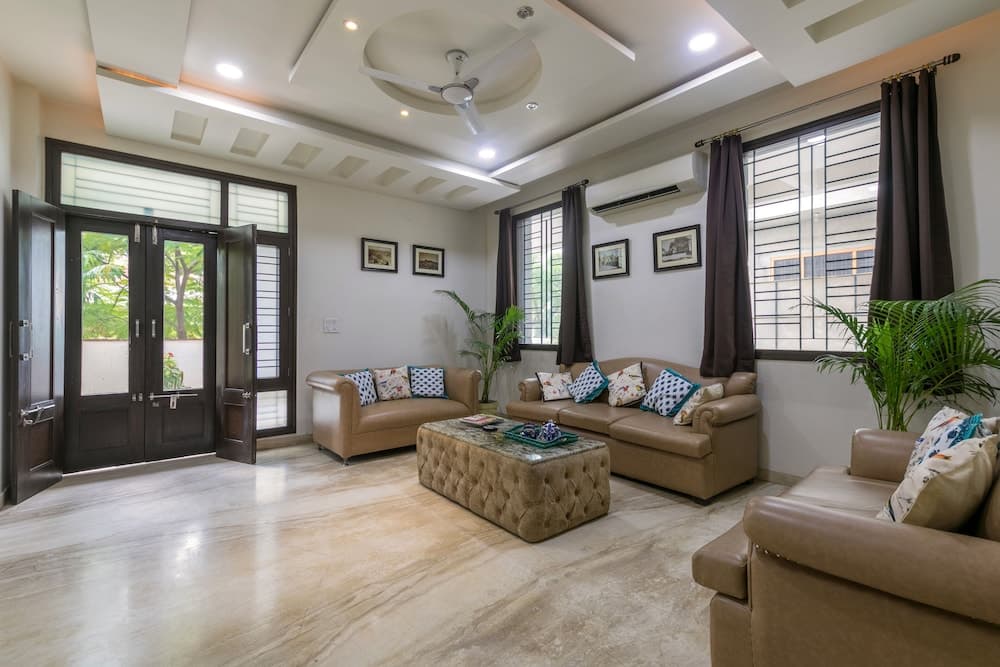 Bungalow by the station by Vista Rooms