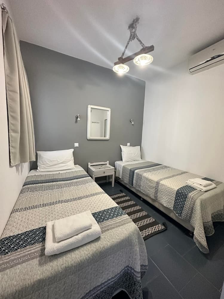 Elenis Studios & Apartments