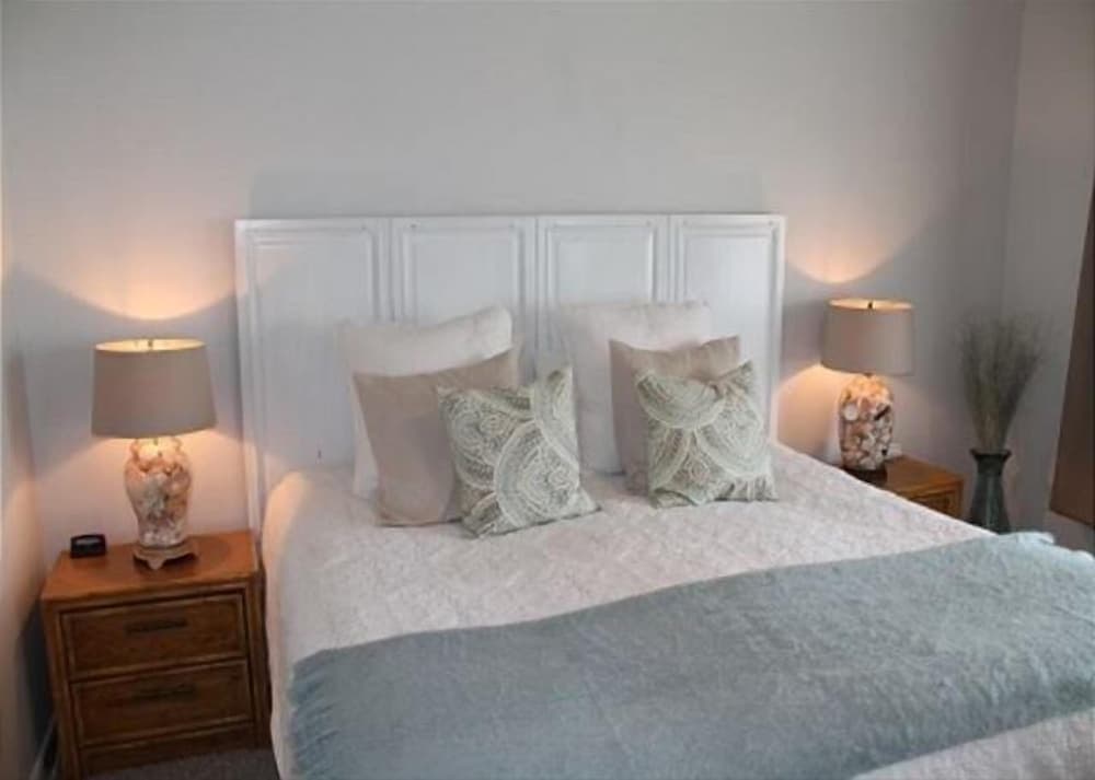 Ocean View Condo, Steps To The Beach - Summerhouse 426