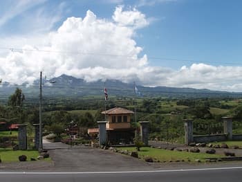 Mountain Lodge CheTica