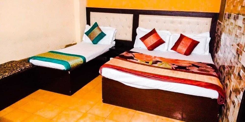 ADB Rooms Hotel Neelam Palace