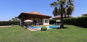 Villa TR07 by Joylettings