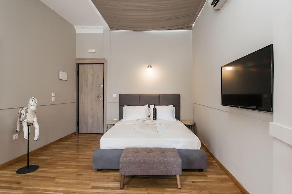 Step One - Luxury Suites right in the heart of Acropolis next to metro station