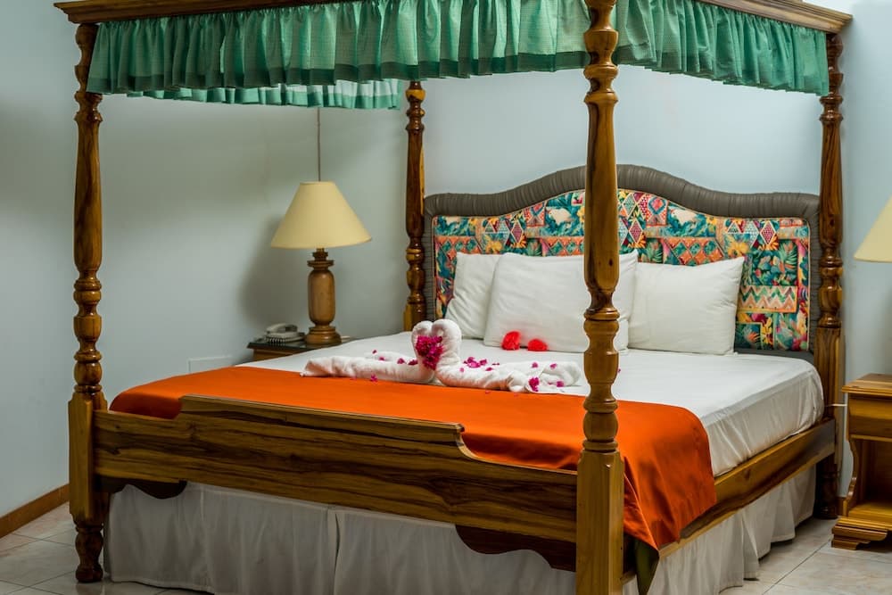 Holiday Haven Resort & Banquet Hall