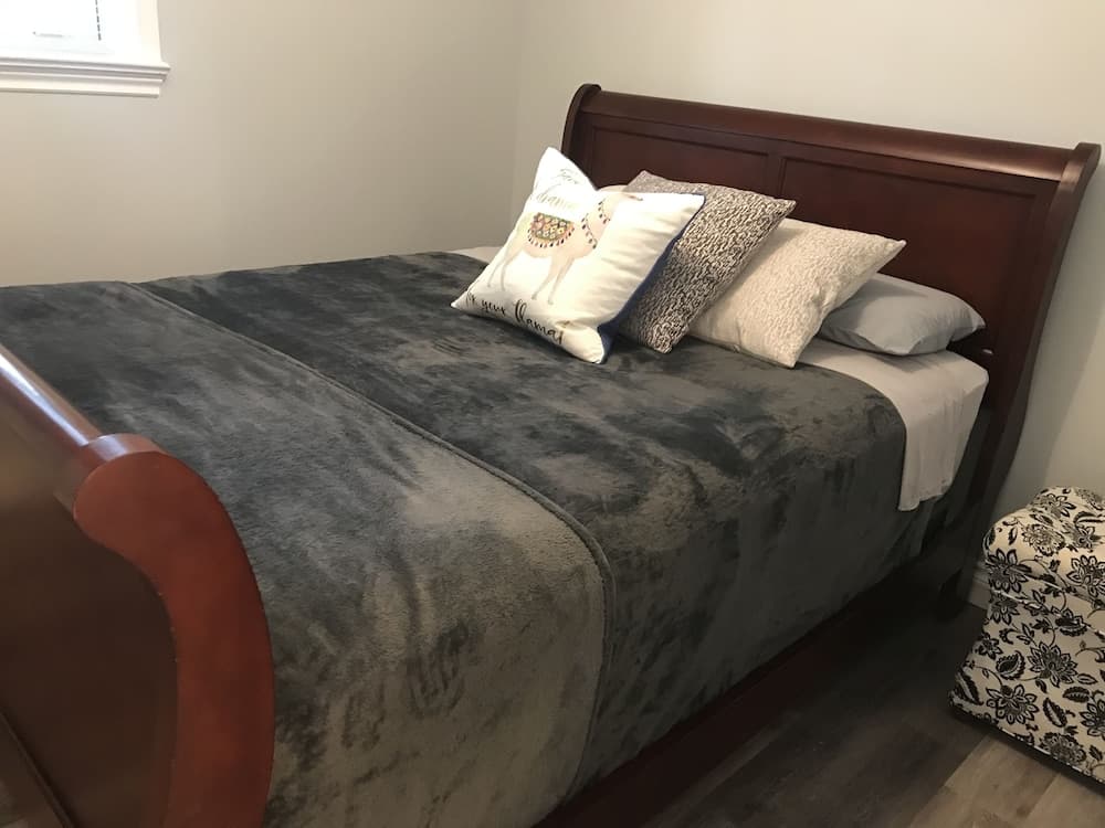 Esther's Place-Carleton Place Downtn Apt